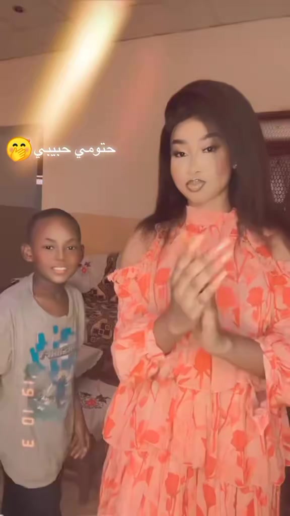 @Queena_manu