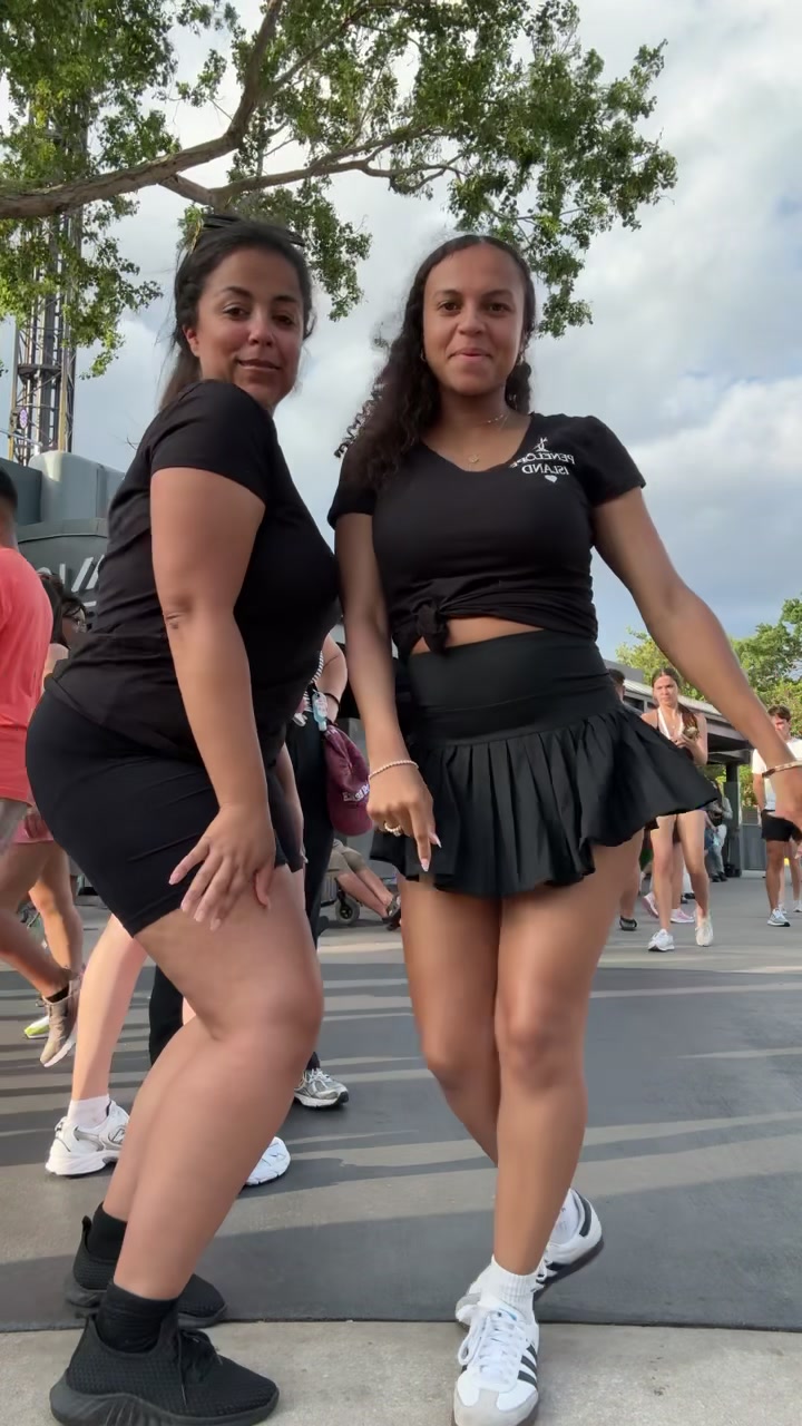 @NoushkaOfficial