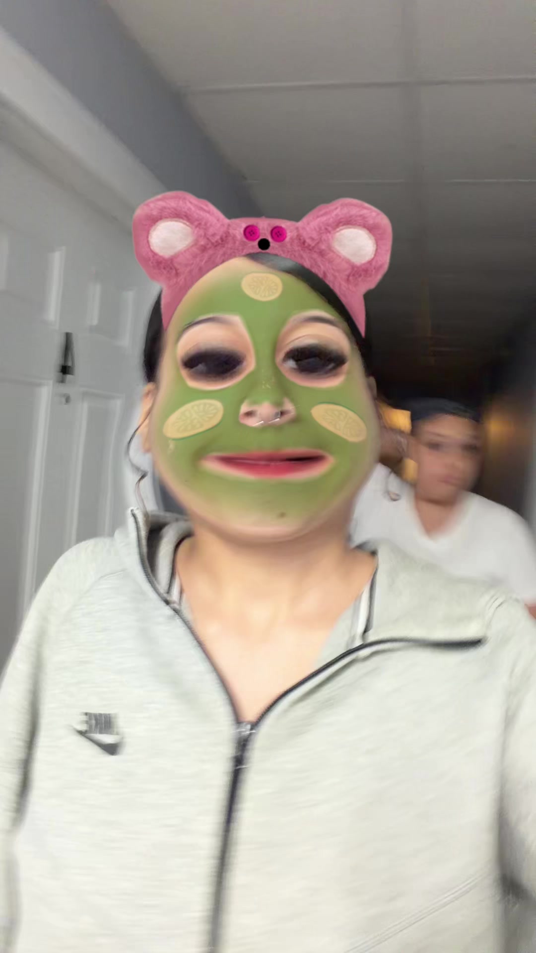 @👩🏽&zwj;❤️&zwj;💋&zwj;👨🏽