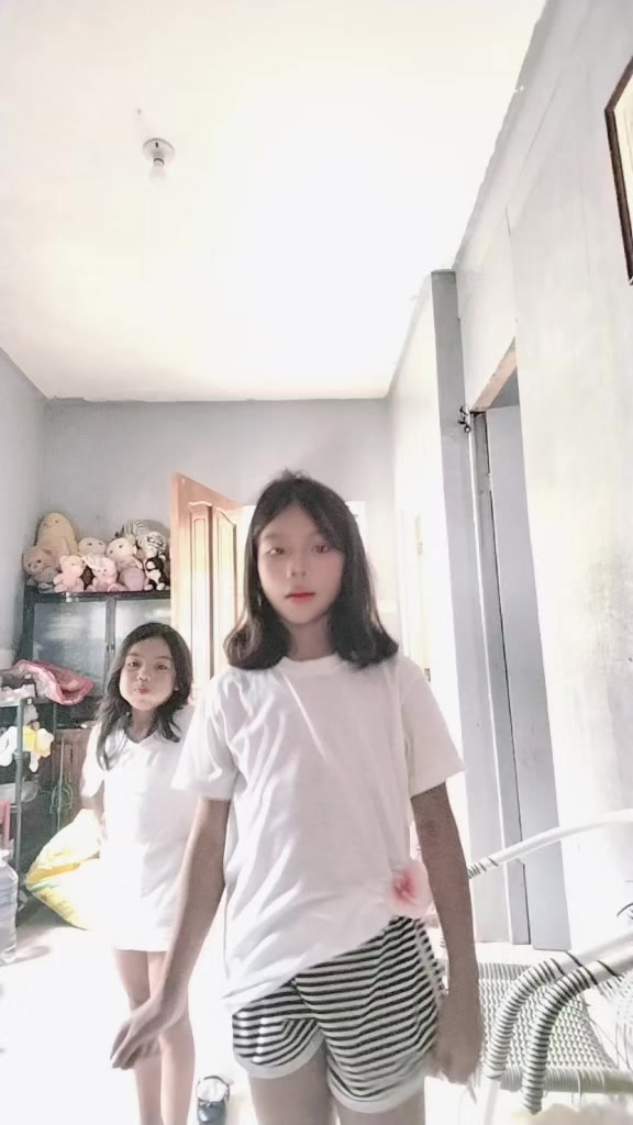 @Alvina and dola