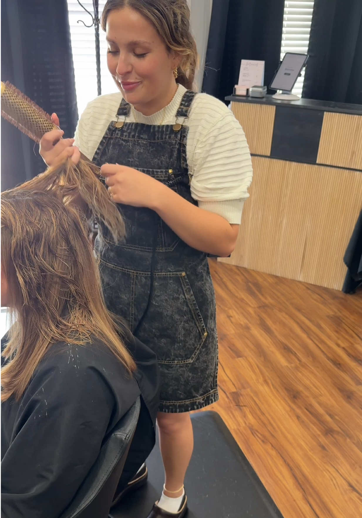@Kara | NWA Hairstylist 💛