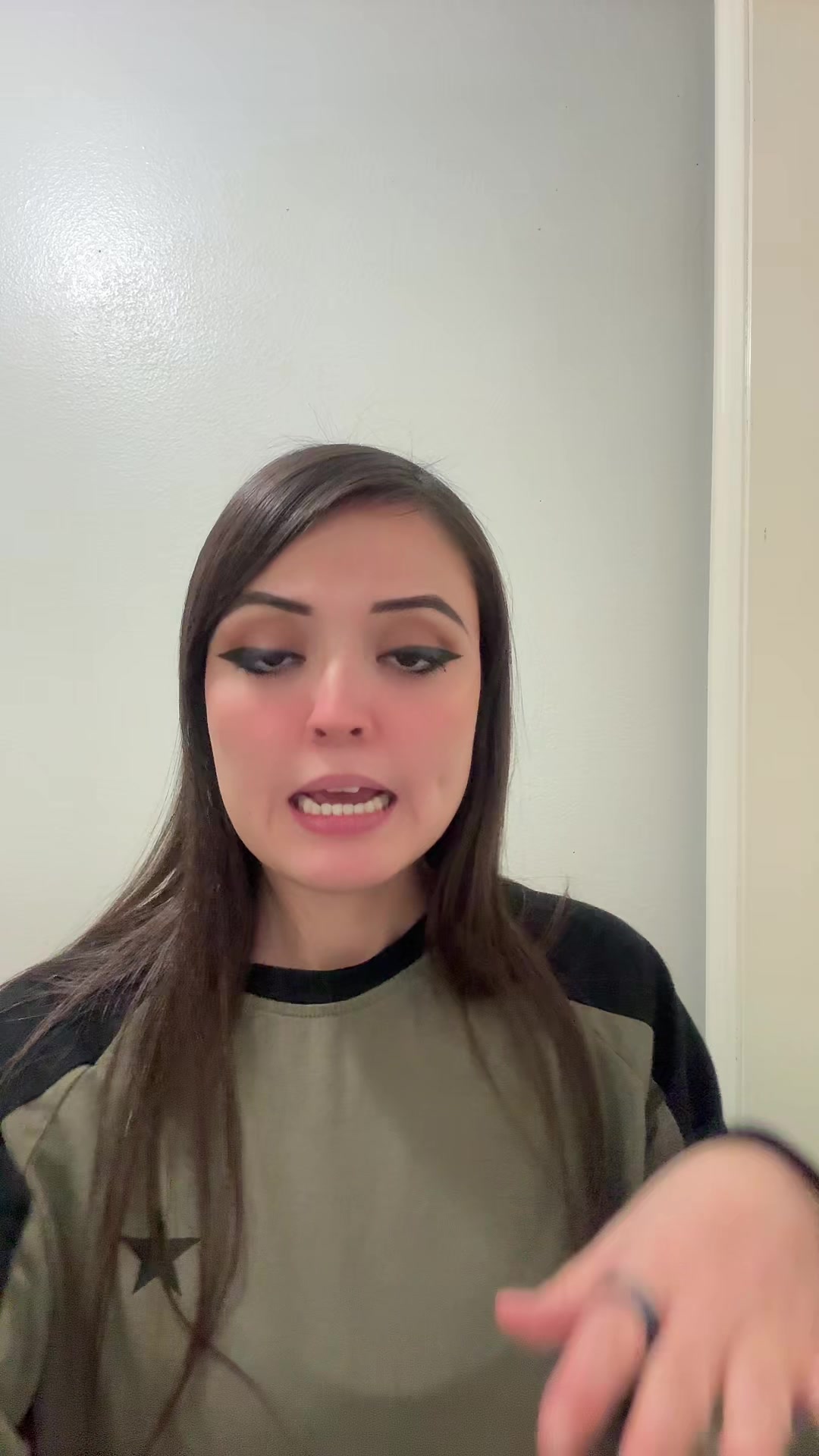 @ashlee_alaniz_