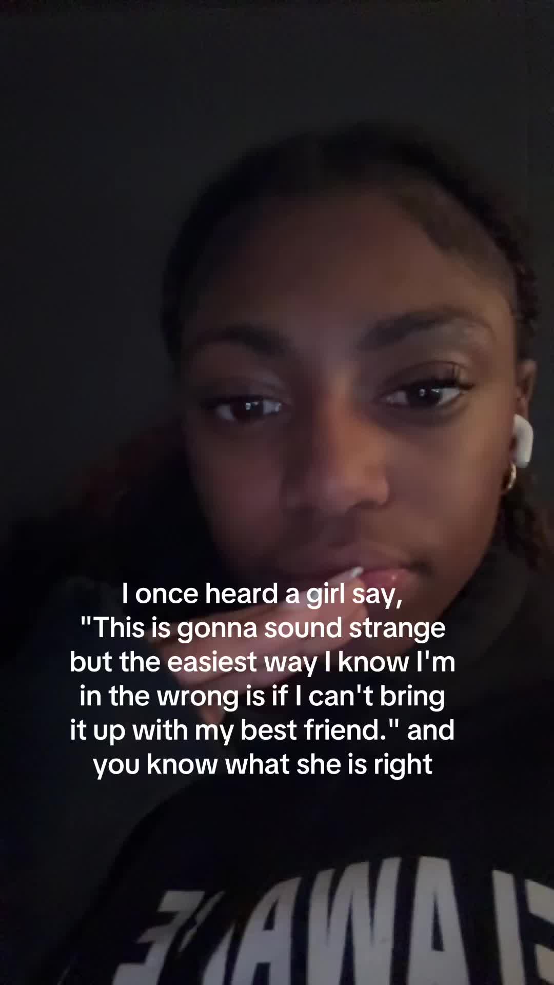 @shaniya ᥫ᭡.