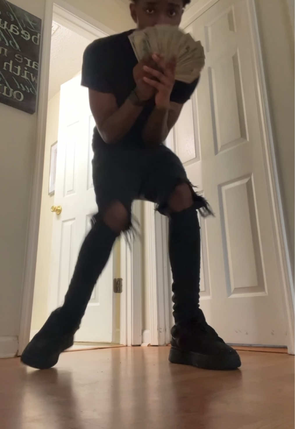 @🏃🏾💵