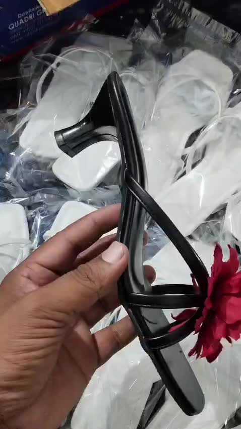 @Dot Shoe