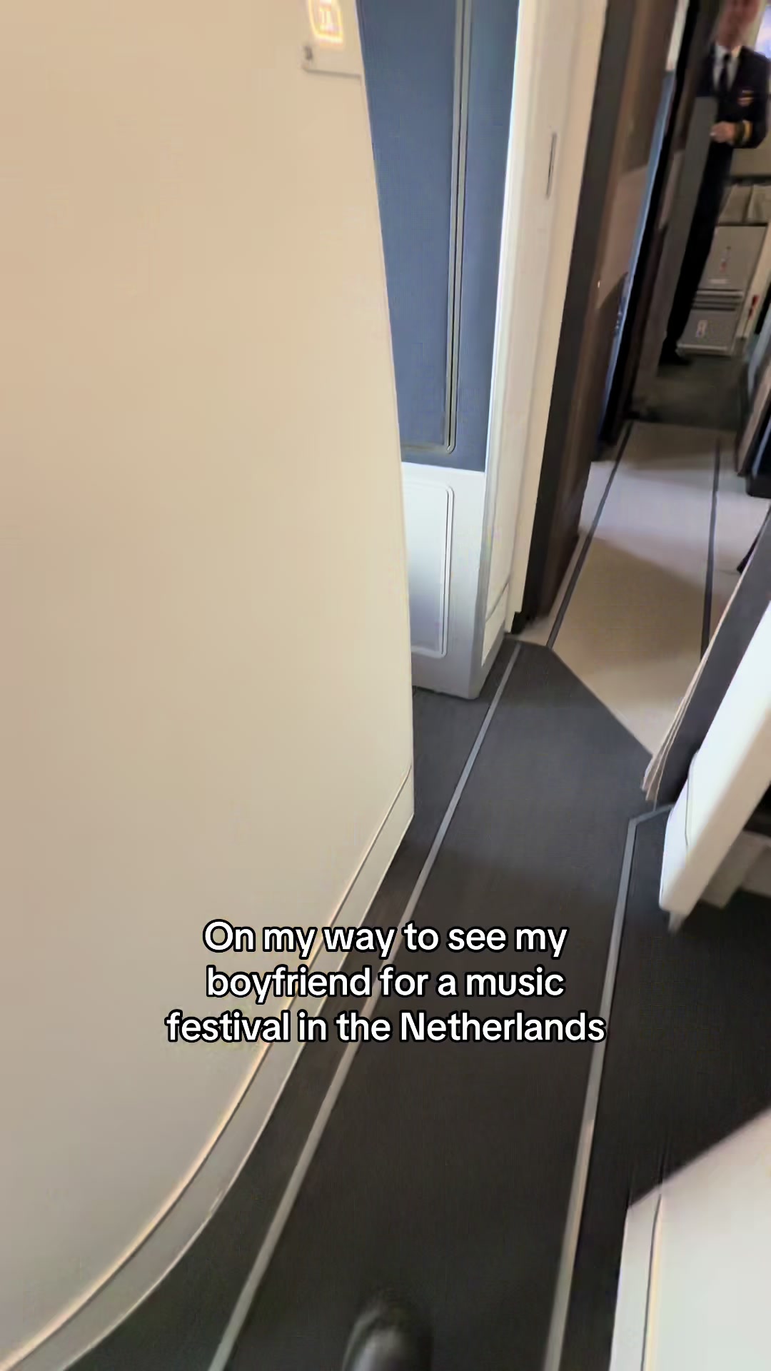 @Charli ✈️