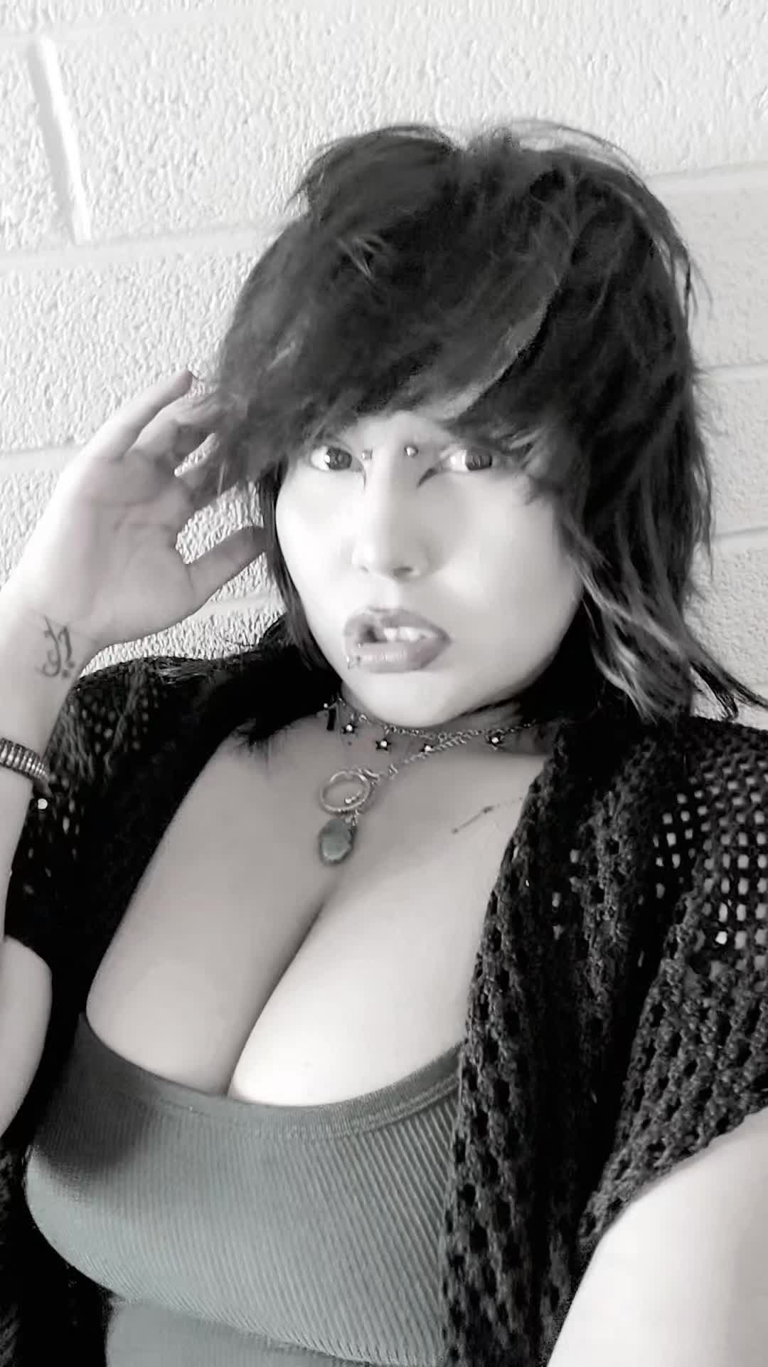 @theskysfallingg