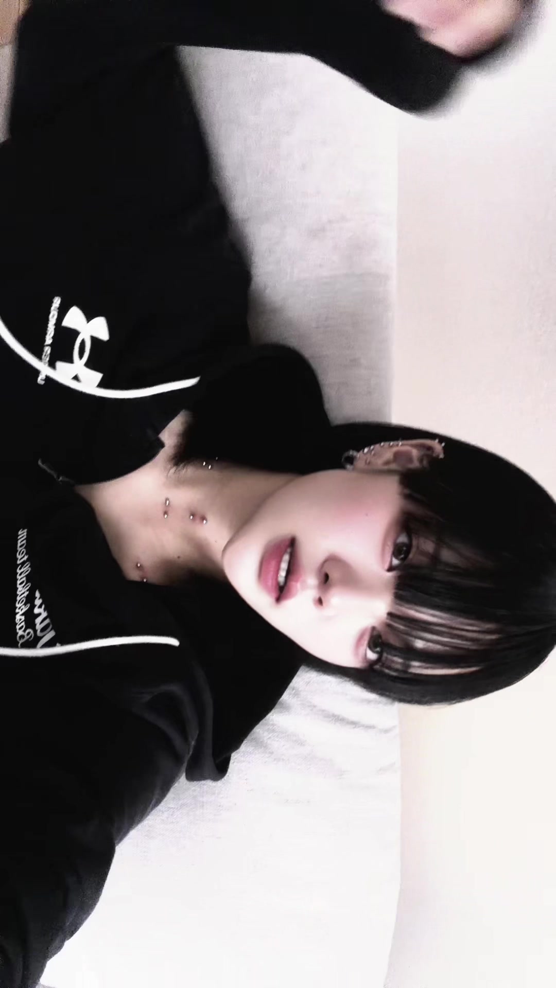 @クロ