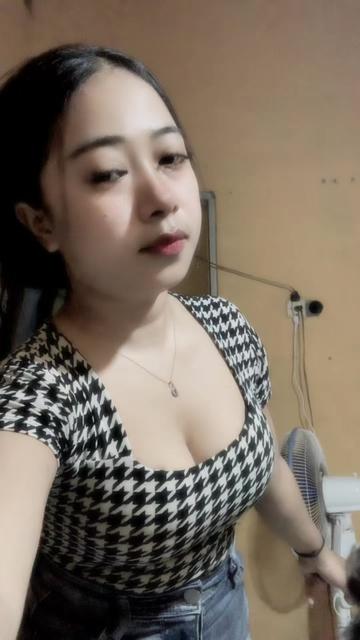 @𝓓𝓮𝔀𝓲 𝓐𝓷💋