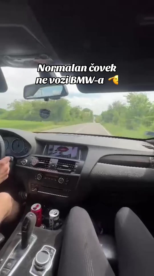 @Lazar🇷🇸