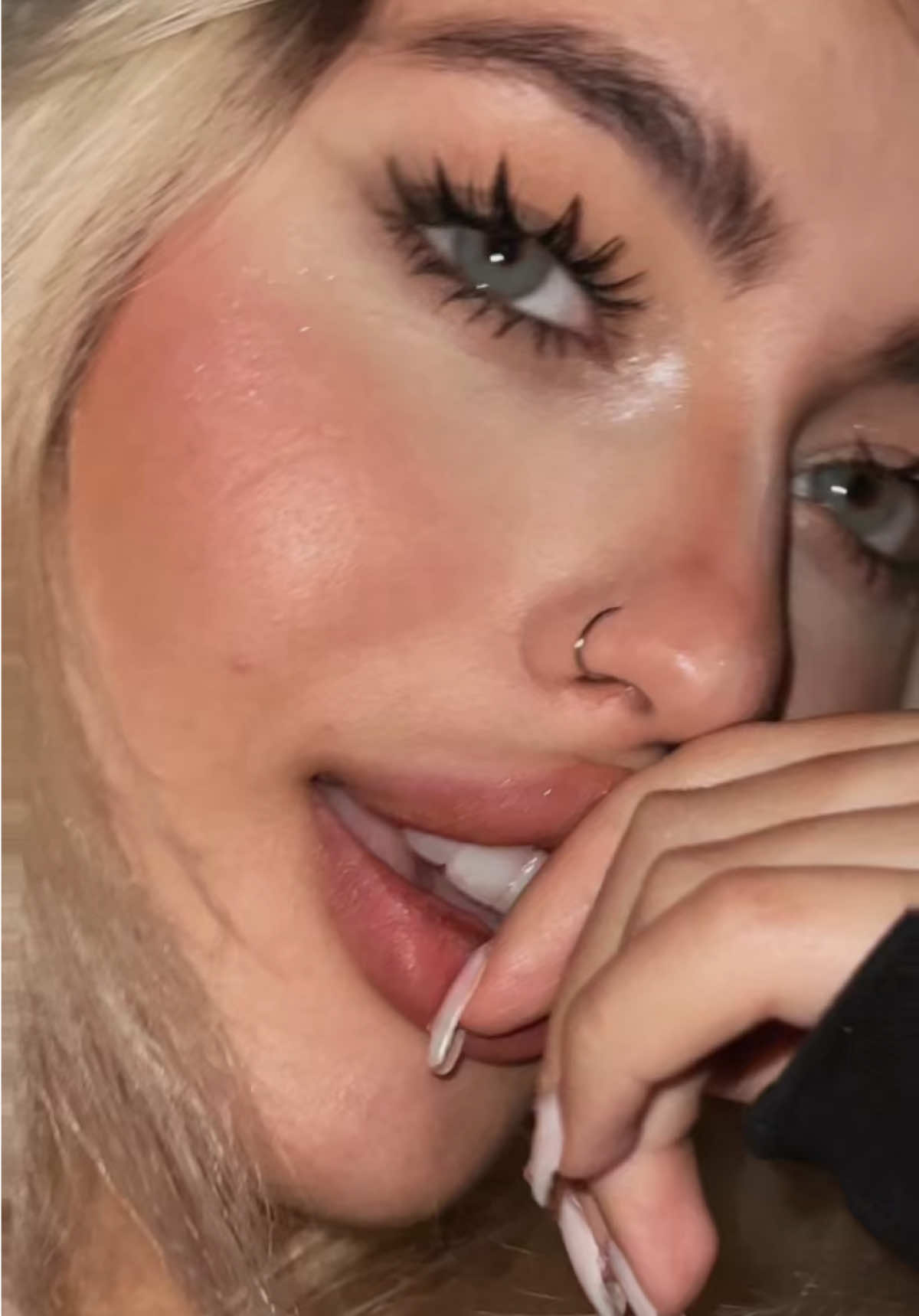 @rozhstorm