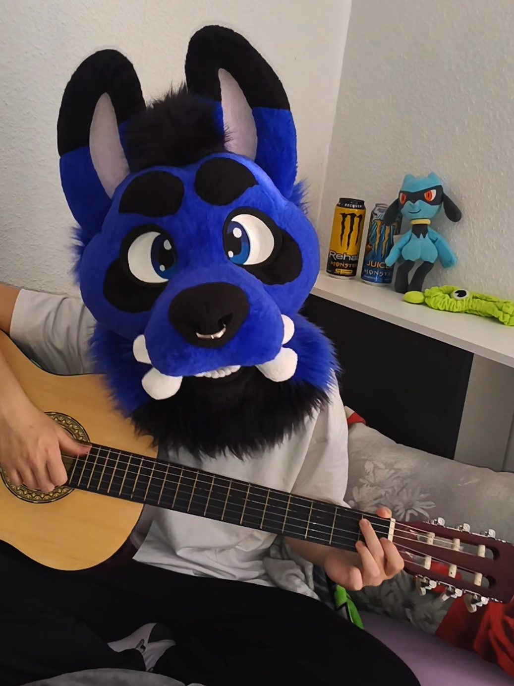 @EMICKS_FURRY