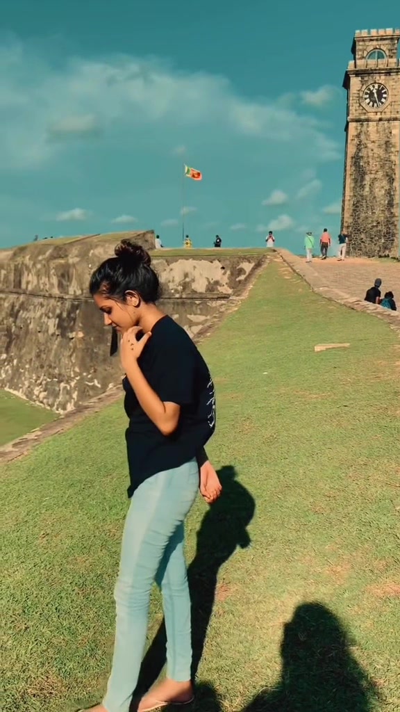@Tharu_Girl 💋✨