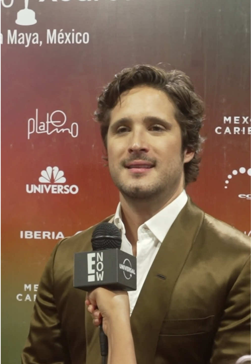 @E! NOW LATINO