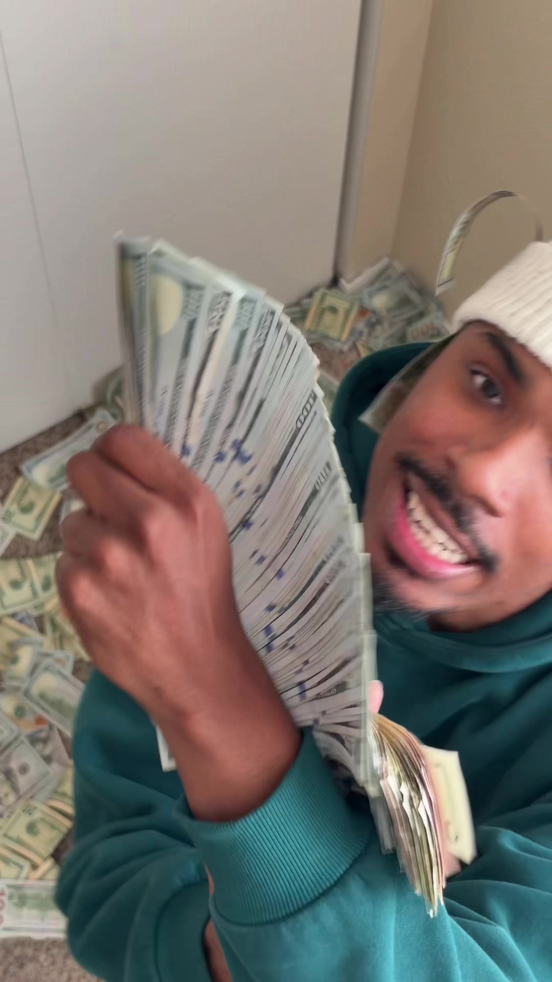 @HollywoodSwervo