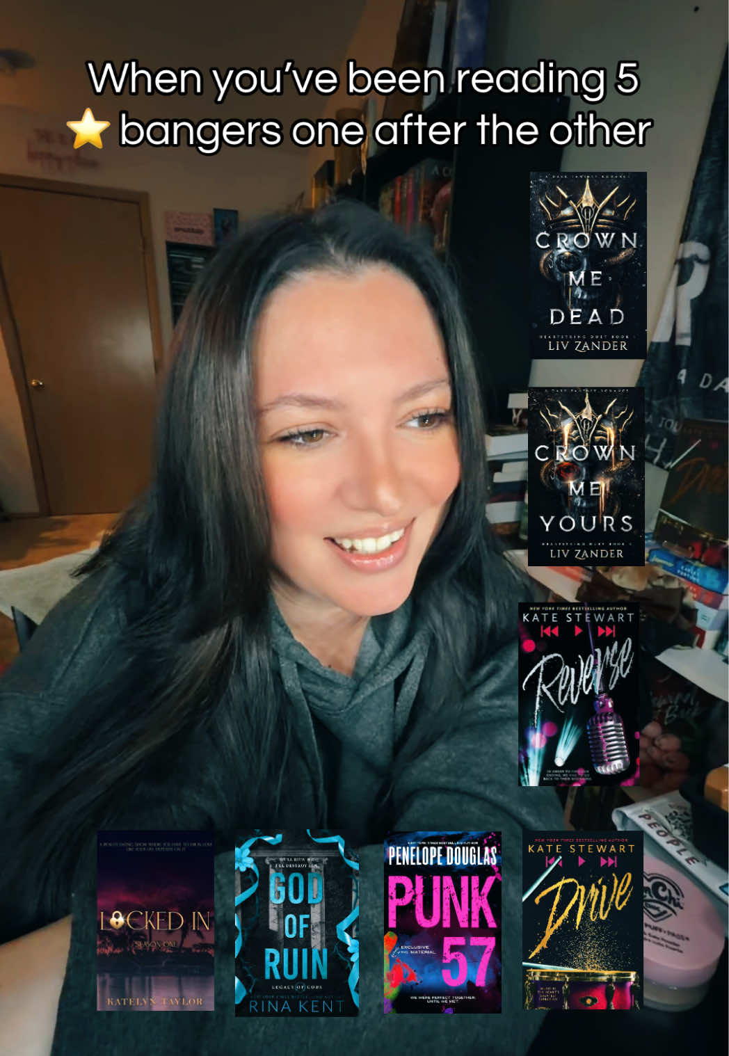 @Danielle Reads 📚☕️ 🧸