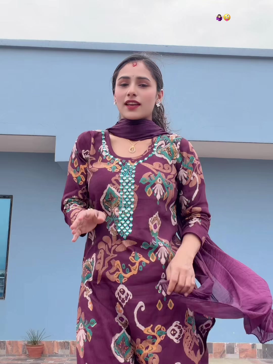 @Gauri😁❤️🌺