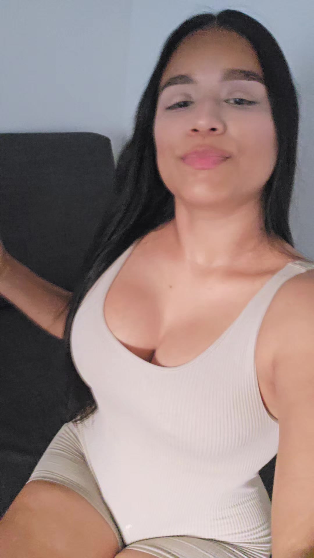 @🦦