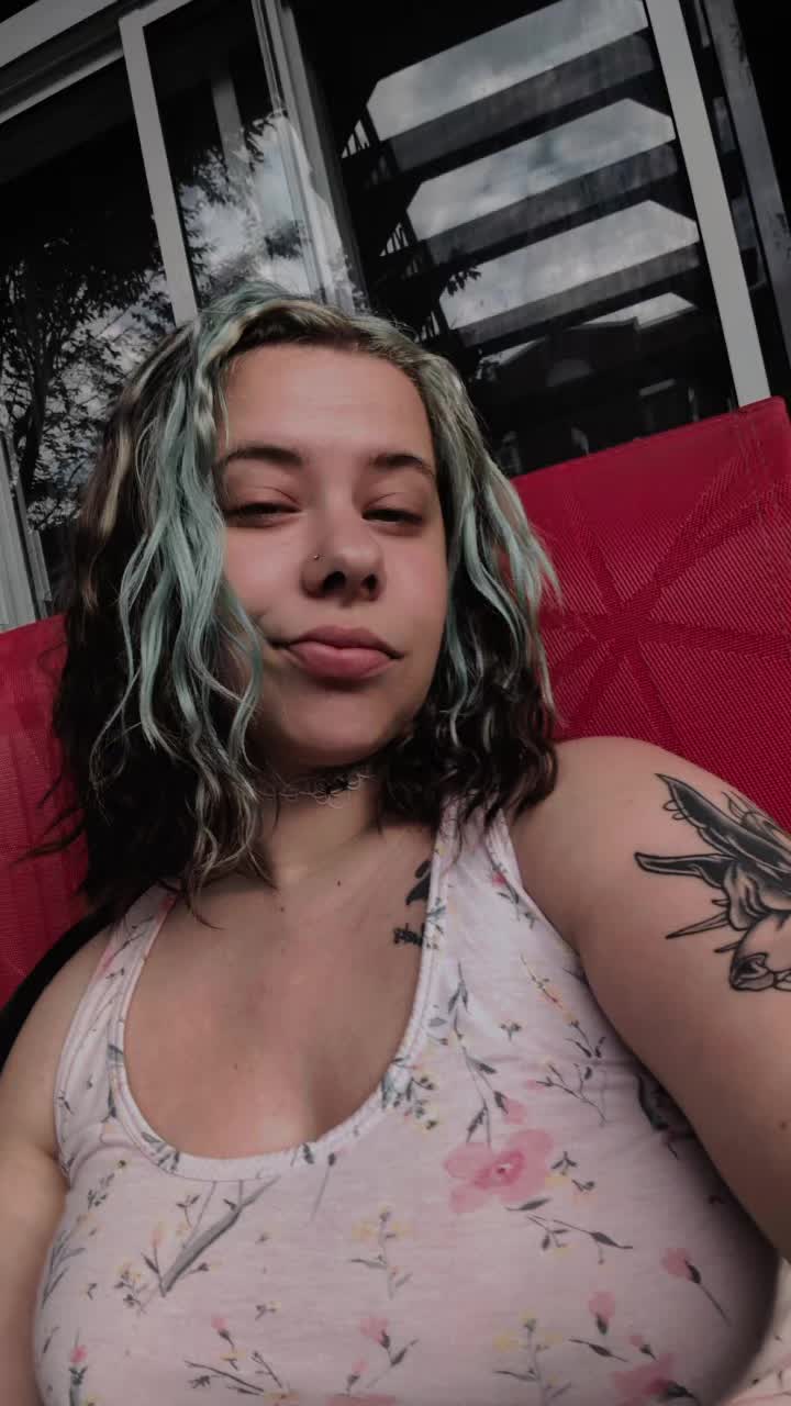 @buzzedqueen