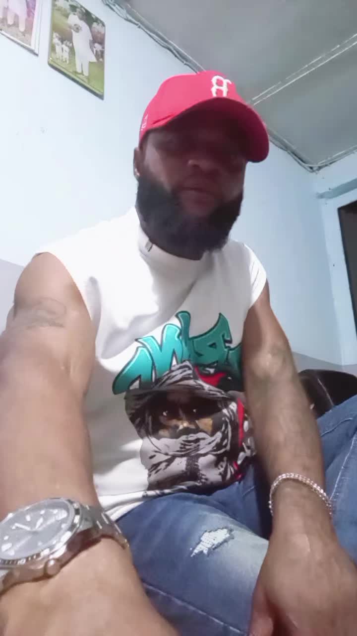 @Senior Man Alubarika