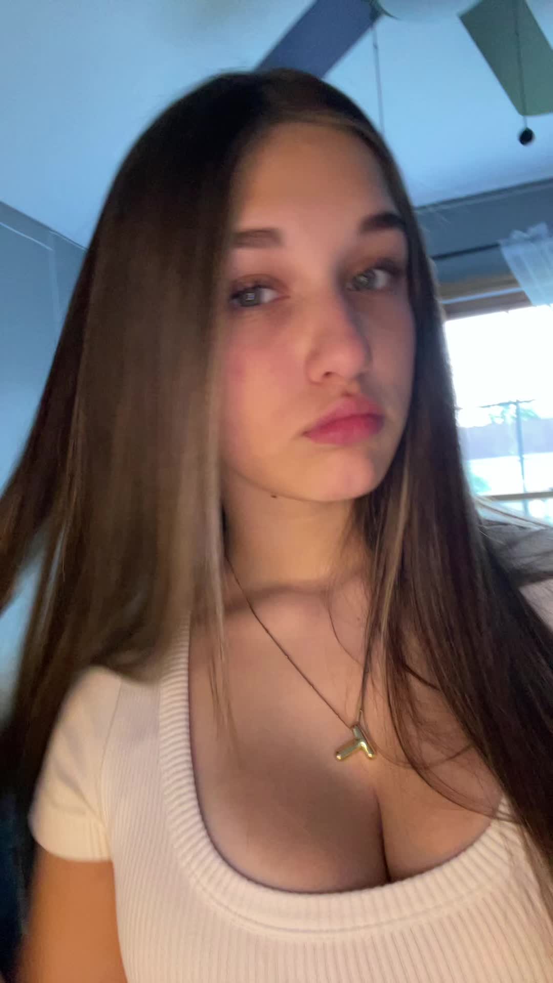 @Tzofia
