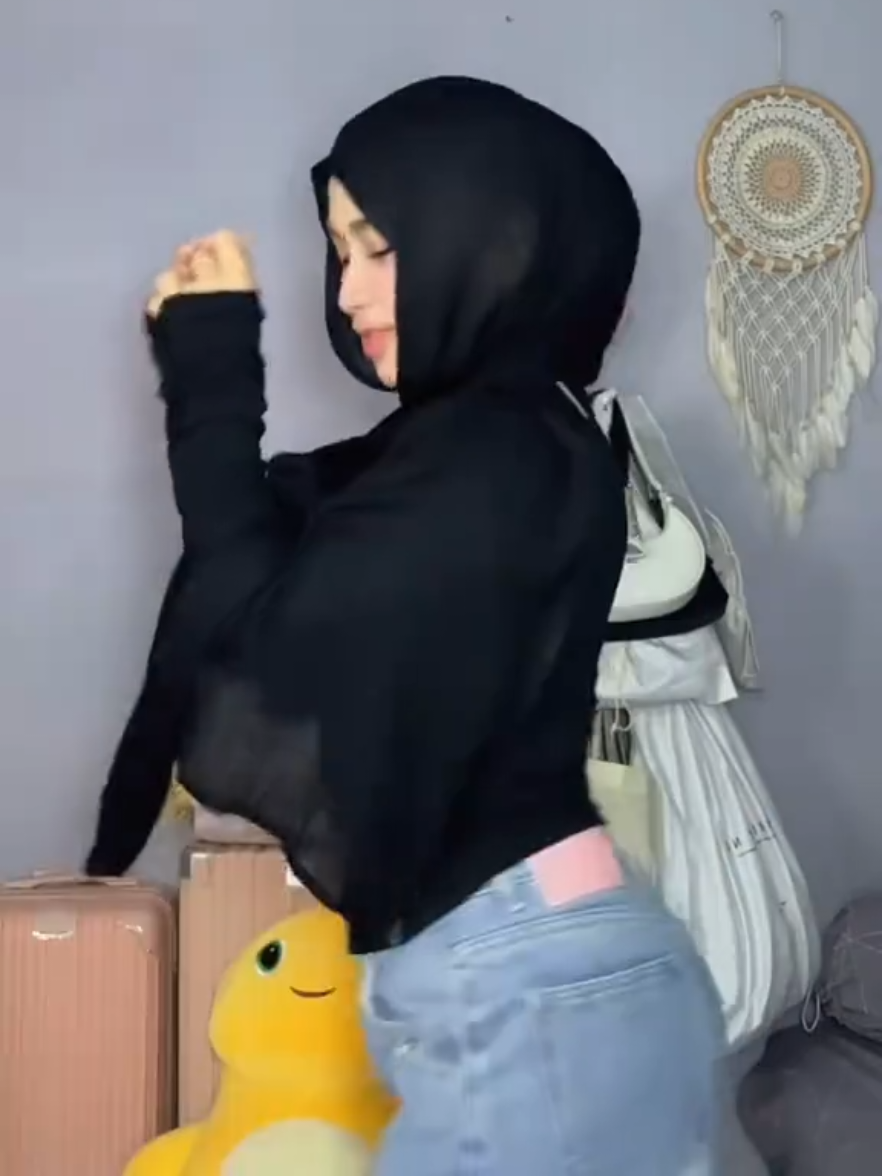 @Azura