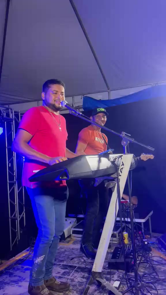 @FORROZÃO É MIL
