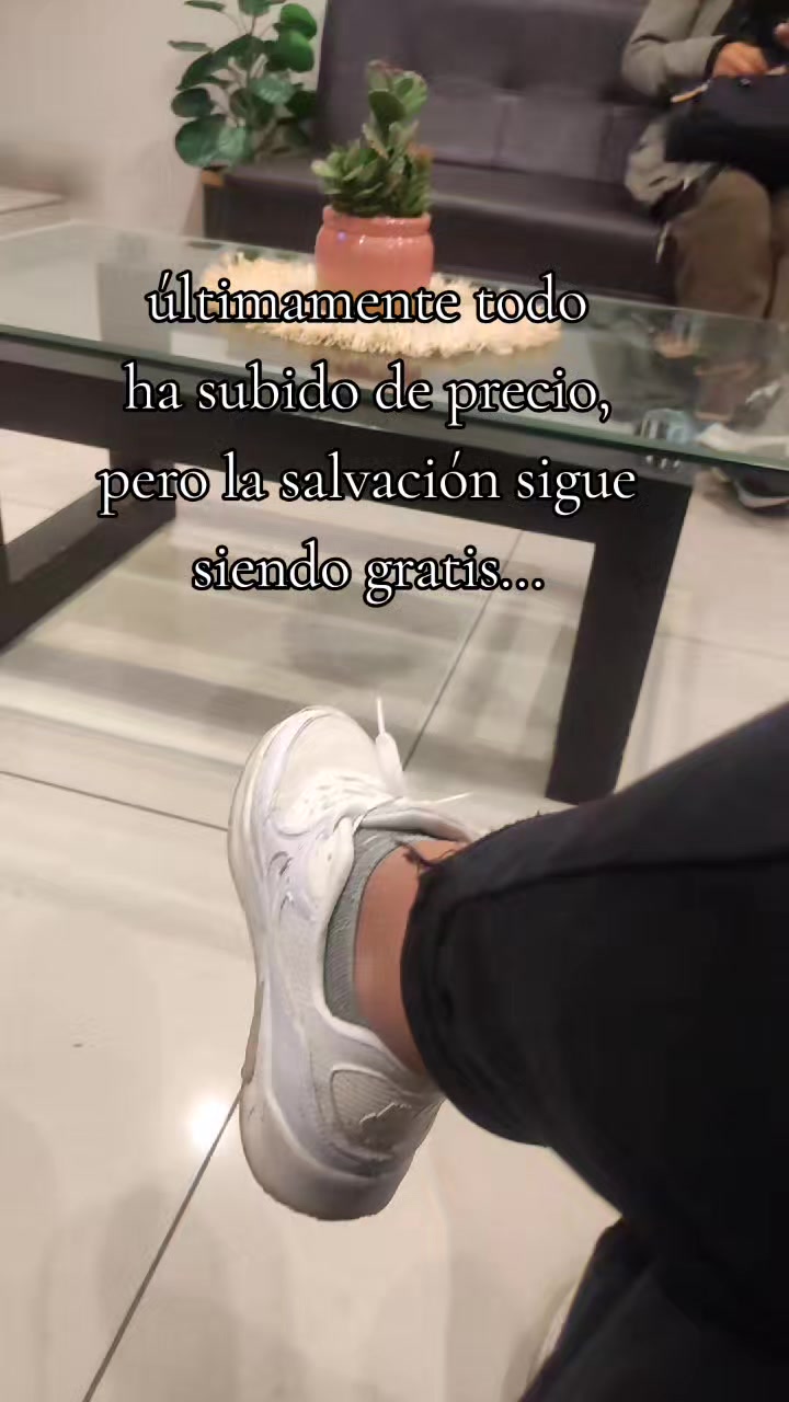 @Claudia Ayma445