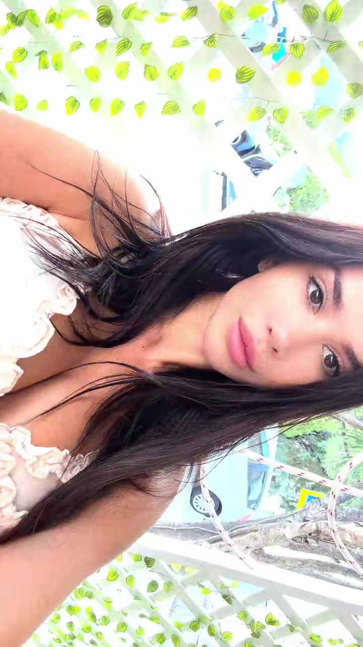 @elenadostic