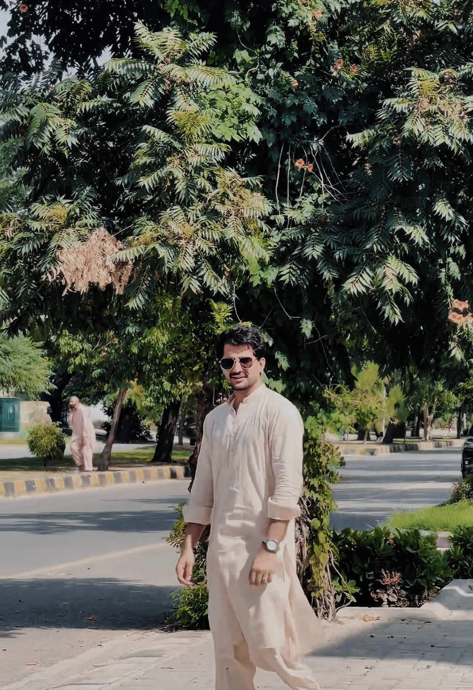 @تنزیل خان