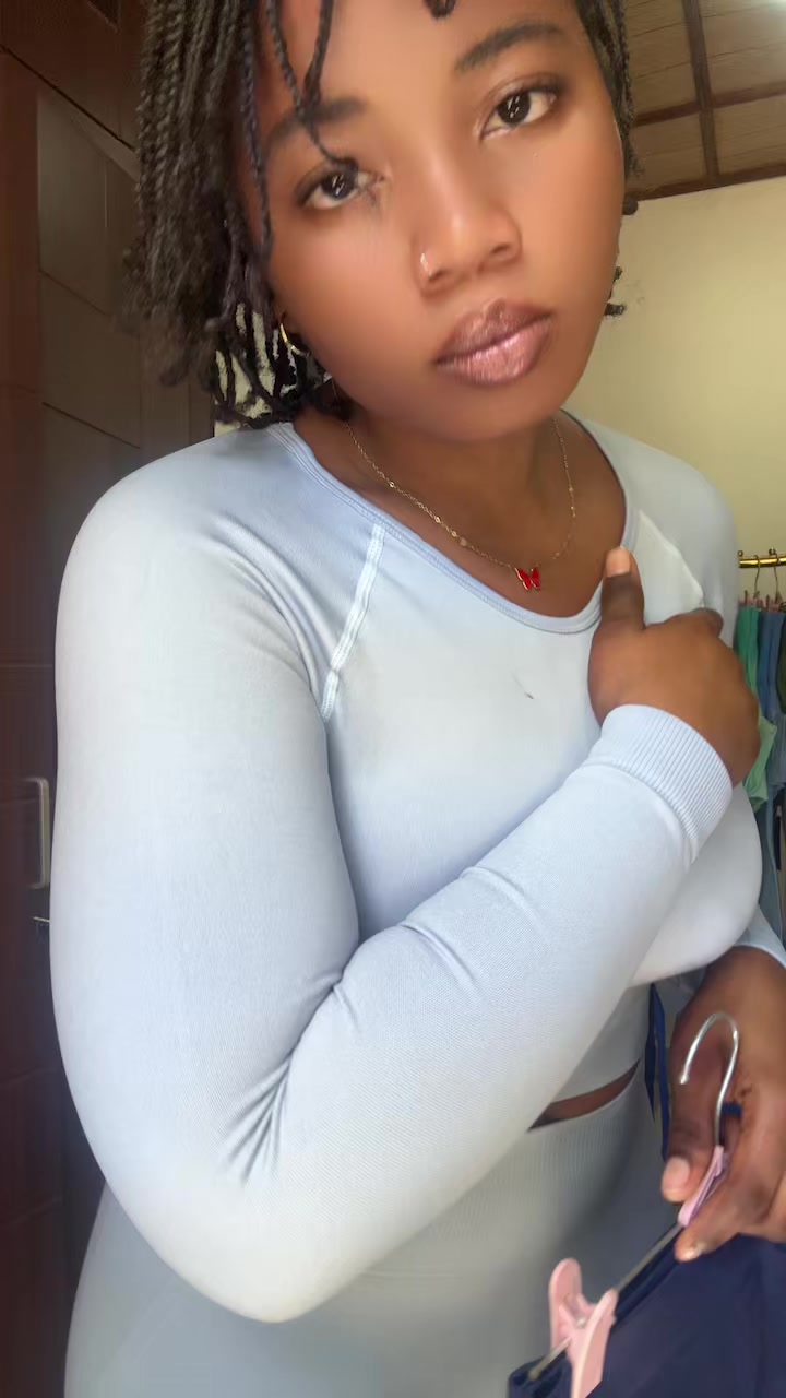 @Lizzy🛍️🛒