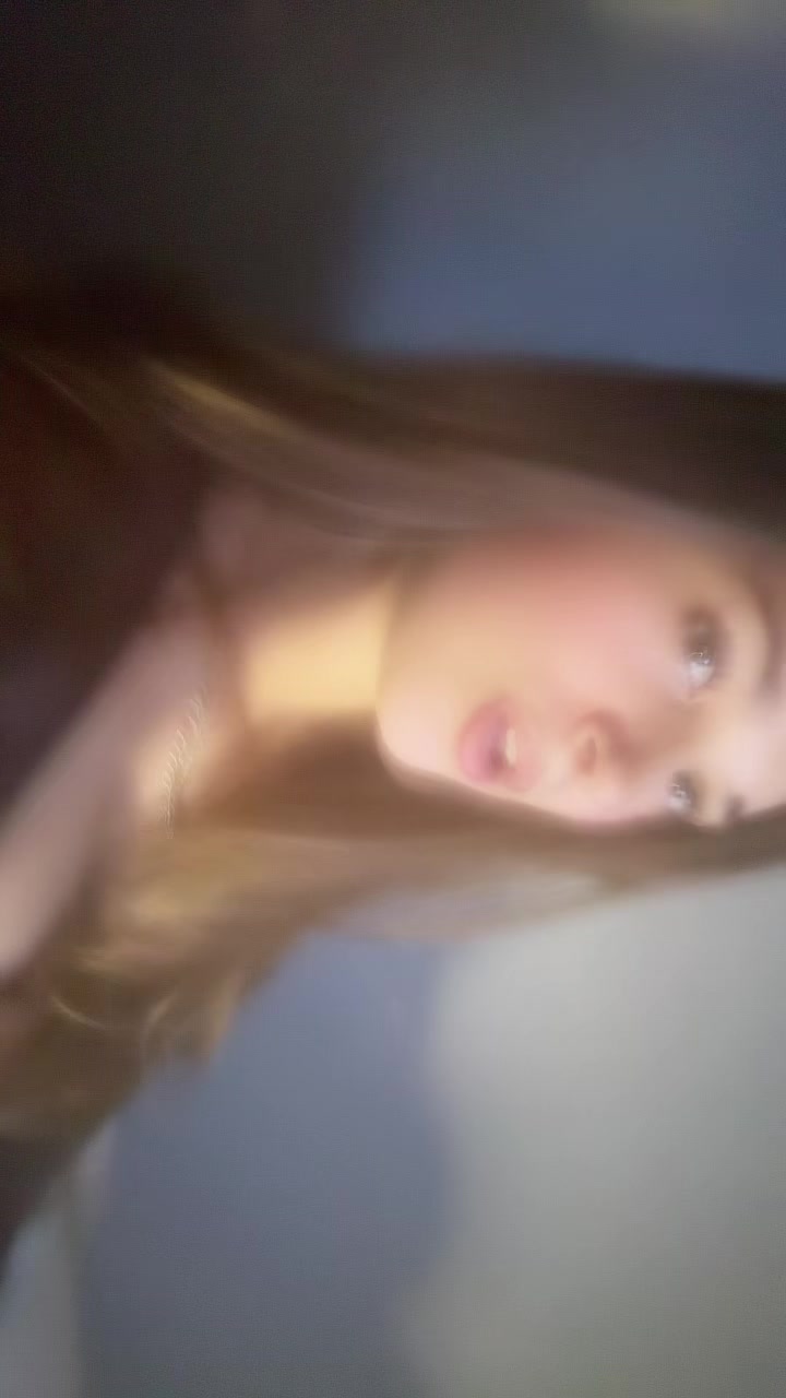 @hollie๐