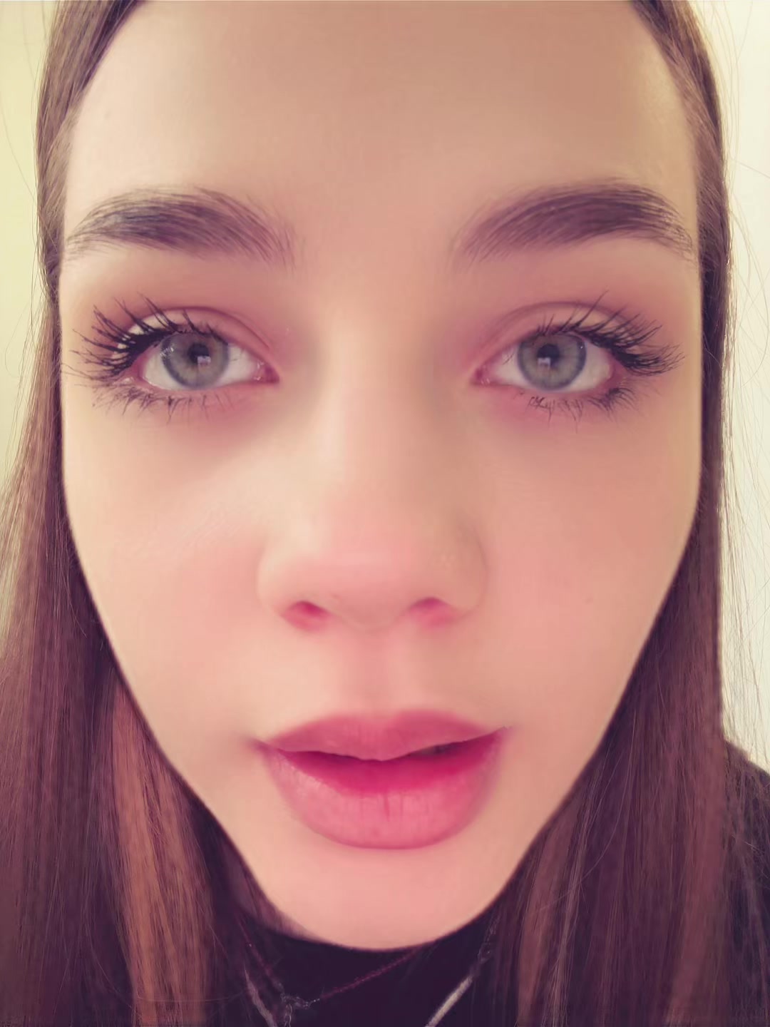 @🫨