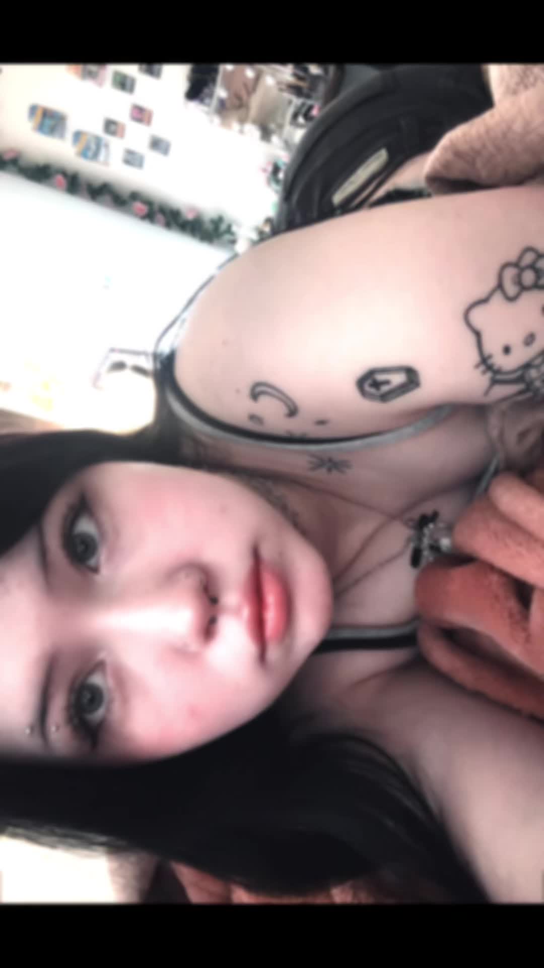 @notreal._.riley