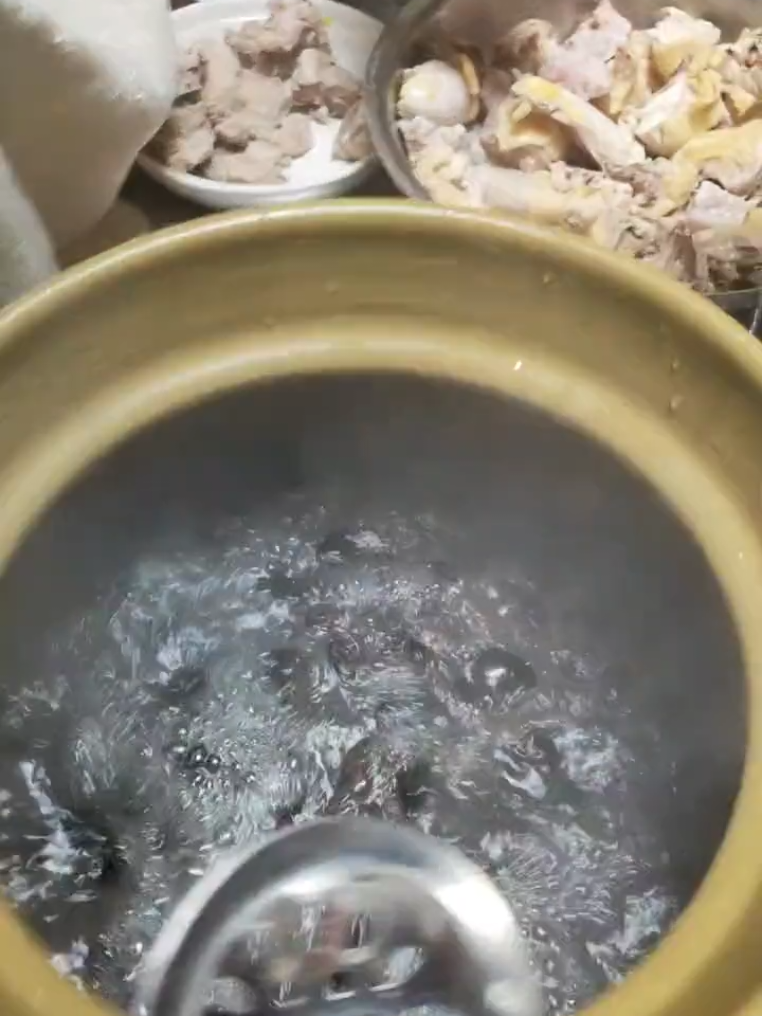 @法  務  部  矯  歪  署