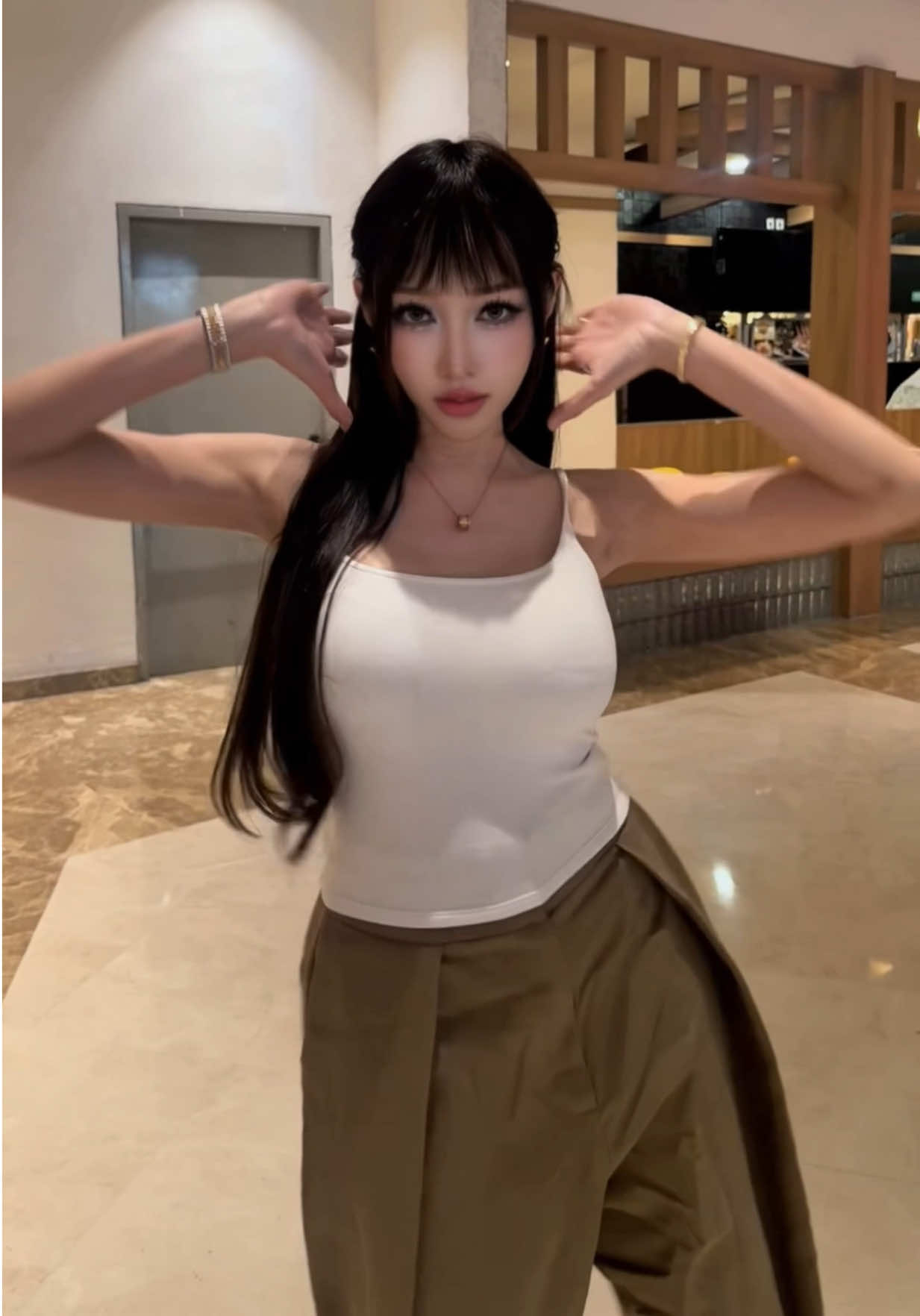 @LUCINTALUNA