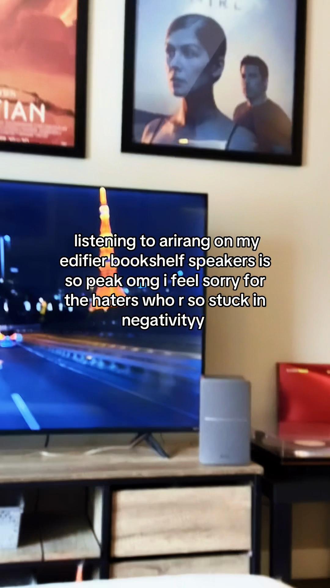 @pickmegirlforseokjin