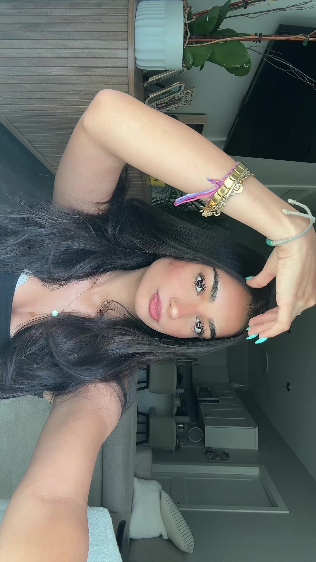 @Aari