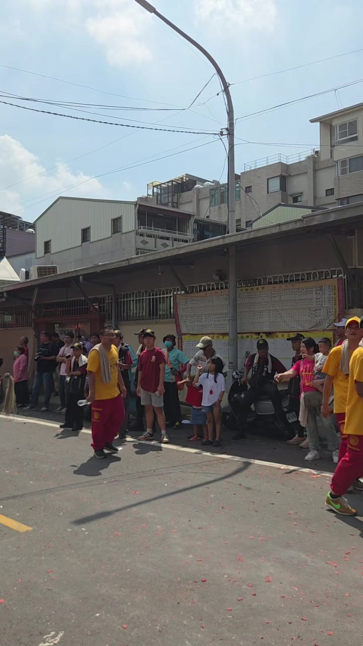 @帥哥跑廟會