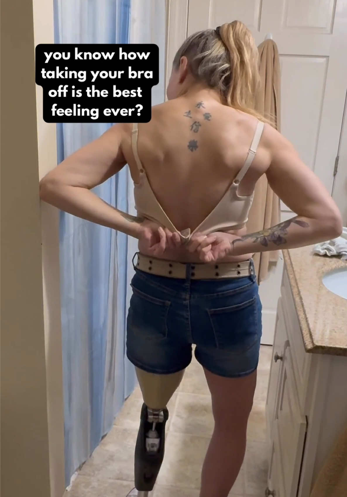 @pawsandamptics