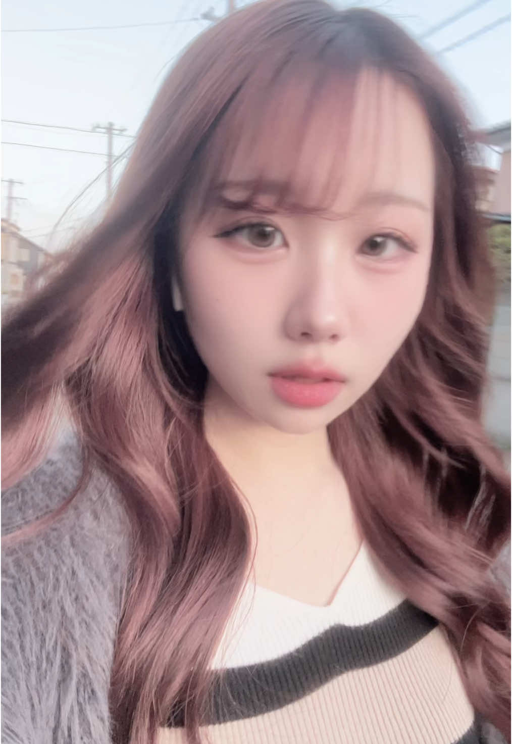 @にこ