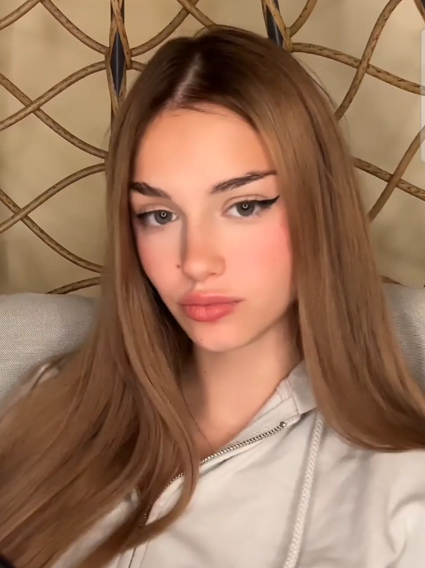 @AnnaWorld🍓