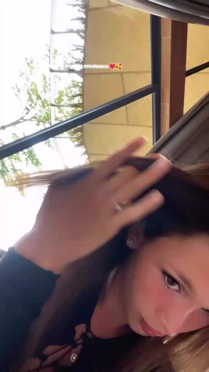 @Ellie leen