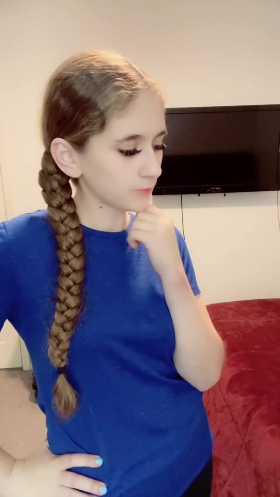 @Missphoebev