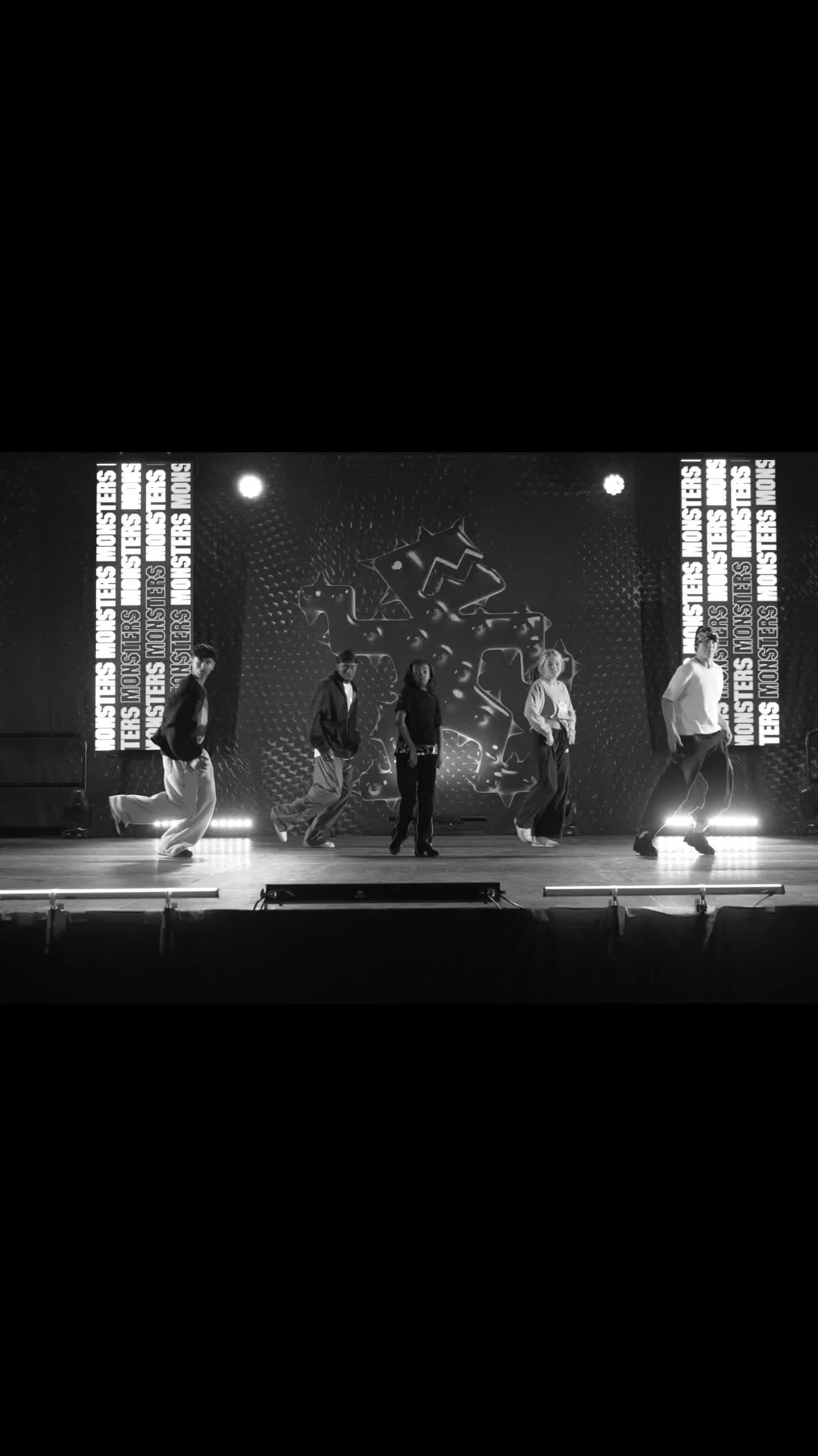 @Monsters Dance