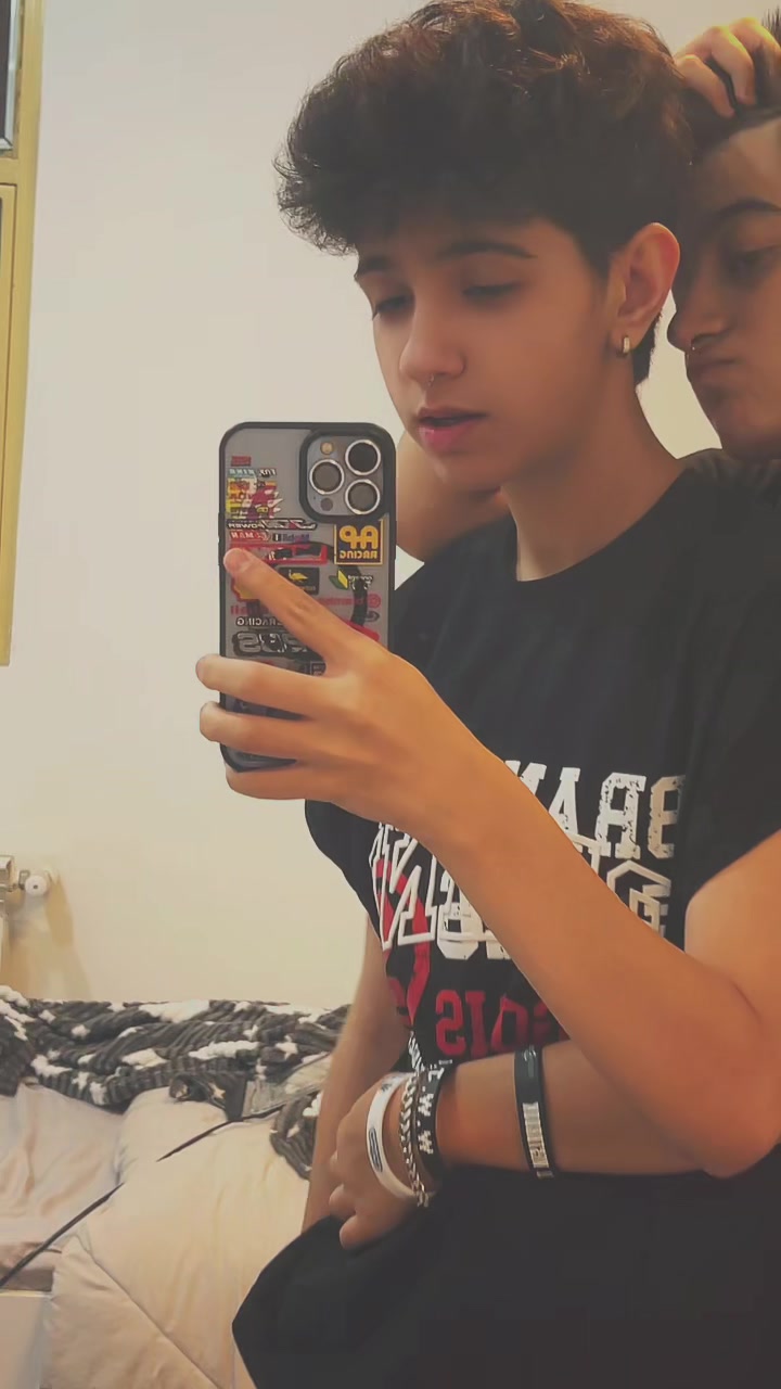 @erfAvn