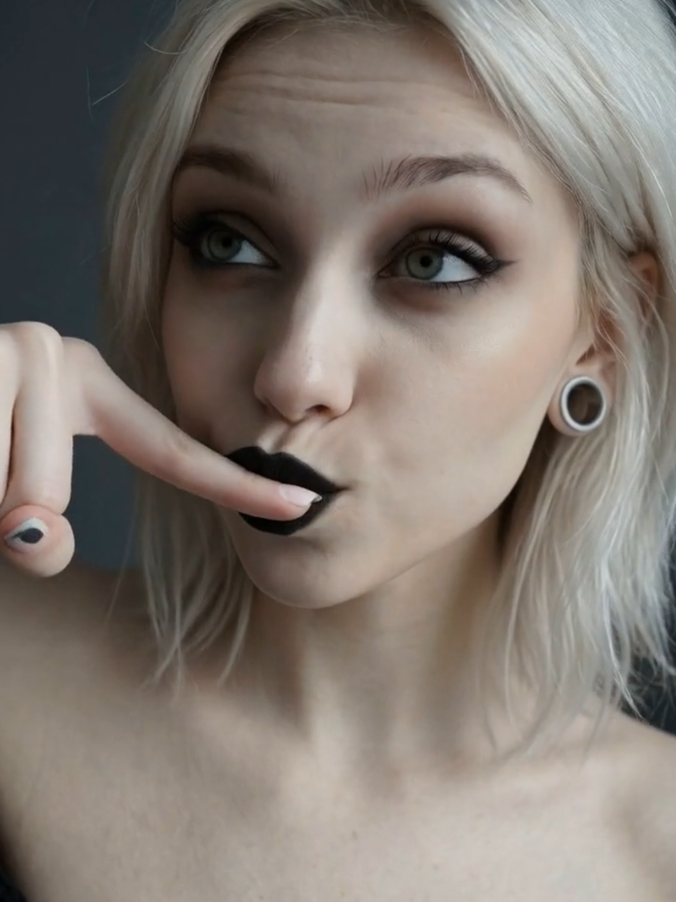 @kaia.dark