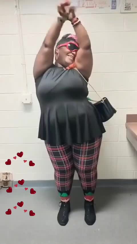 @tika tika 2sexy
