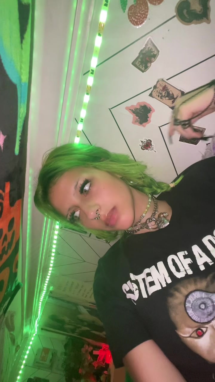 @🪬GREEN-HAIR-B!TCH🪬