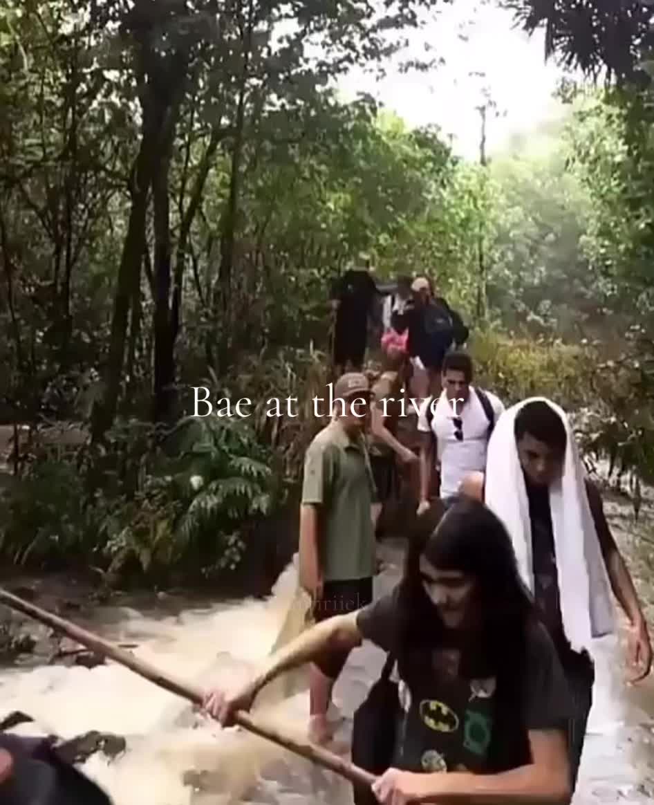 @𑣿